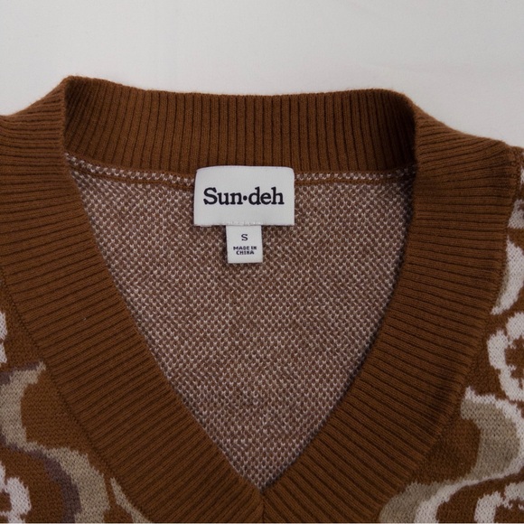 Sundeh Wool Crop Sweater Vest Retro Brown Pattern Knit Size Small EUC - Picture 2 of 8